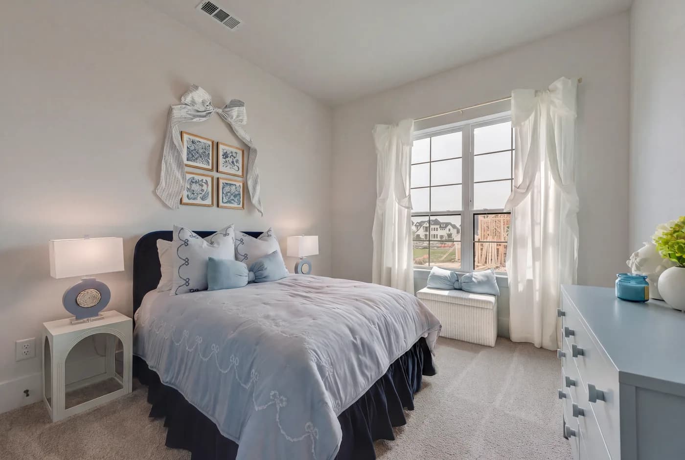Bedroom at 821 Oleander, wide frame and its framed detail
